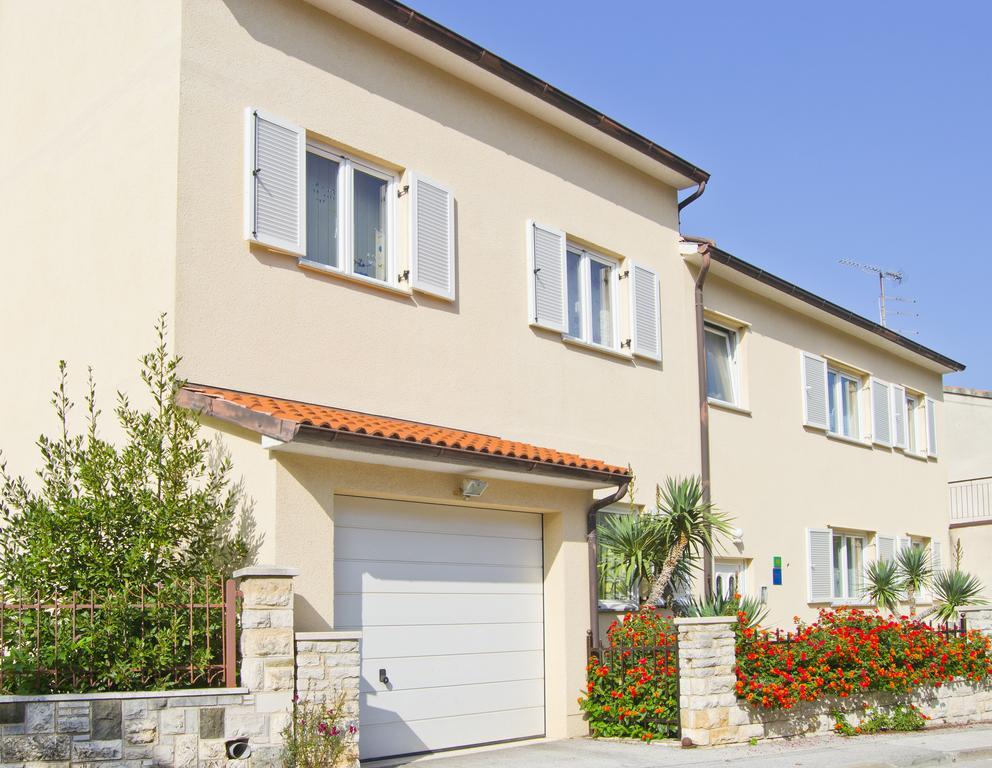 Apartments Nicole Pula Exterior photo